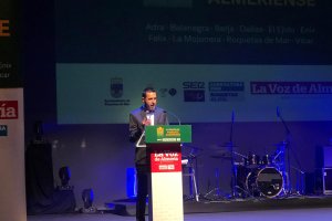 Fran García, delegado de LA VOZ en el Poniente, abre la gala.