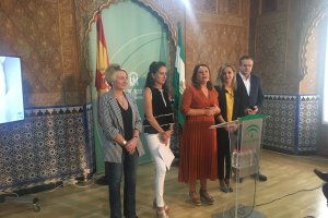 Carmen Crespo, en el centro de la foto.