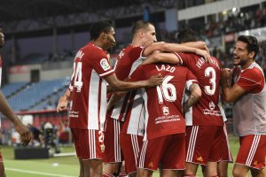 El Almería es una piña.