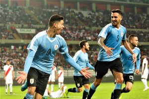 Darwin celebra su primer gol con Uruguay.