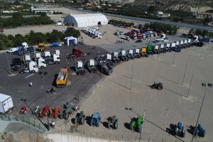 Vista aérea del nuevo Recinto Ferial de Albox donde se han dado cita este fin de semana camiones de todas las épocas.