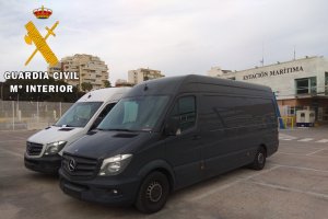 Dos de los vehículos recuperados en el Puerto de Almería.