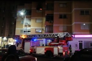 Imagen de un vídeo que muestra la vivienda incendiada.