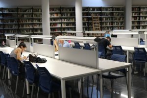 Imagen de archivo de una biblioteca.