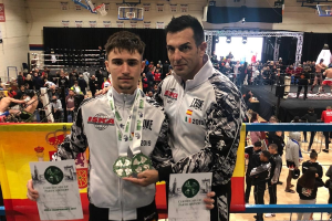 El campeón almeriense con su entrenador.