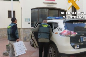 Imagen de archivo de dos agentes de la Guardia Civil.