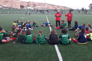 La nueva seleccionadora dirigiendo al Pavía.