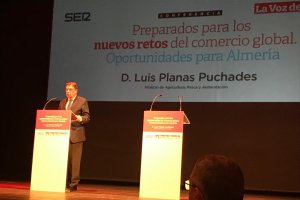 Luis Planas, ministro de Agricultura, Pesca y Alimentación, este martes en el Cervantes.