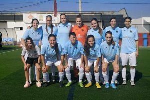 Las ejidenses posan antes del encuentro.