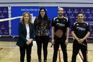 Diputación y Mercapinturas llevan el bádminton a Laujar.