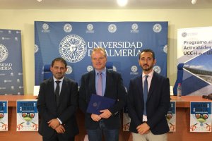 Emilio Matías, Diego Luis Valera y Fernando José Diánez en la presentación de la Semana de la Ciencia de la UAL.