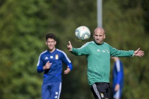 Javi Rozada en el entrenamiento del Real Oviedo.