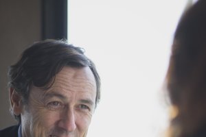 Rafael Hernando durante una entrevista