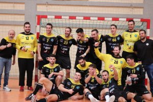 Los almerienses posando tras la victoria.