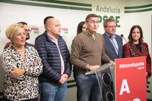 Teruel, la noche del domingo en la sede del PSOE.