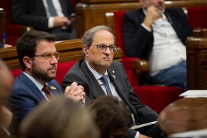 El presidente de la Generalitat, Quim Torra, y el vicepresidente, Pere Aragonès, en el pleno del Parlament del 13 de novimebre de 2019.