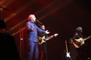 José Luis Perales durante el concierto que ofreció en El Ejido en enero de 2017. (Foto: Toñi Indalecio Fernández)