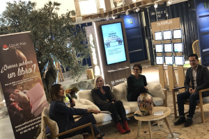 Acto con las Barneda y el almeriense Alberto Cerezuela.