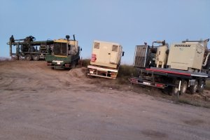 Maquinaria para la ejecución de sondeos situada en octubre en la zona donde irían los pozos de Alcóntar.