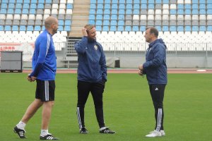 Guti con sus ayudantes.