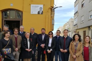 Familiares y concejales, en el homenaje de José Ramón.