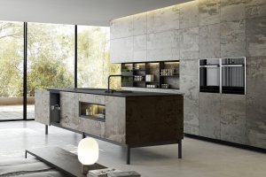 Dekton Slim, color Trilium en isla, panelado de armarios y barra auxiliar.