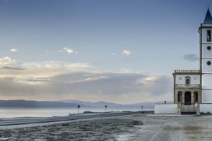La iglesia de Las Salinas, en Cabo de Gata, tiene un encanto especial.