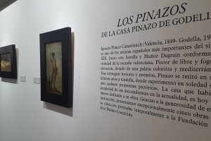 Vista de la exposición en la pinacoteca almanzorí.