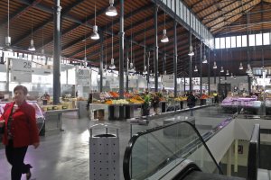 Interior del Mercado Central de la capital almeriense.