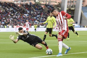 Darwin Núñez en una jugada del partido ante el Zaragoza.