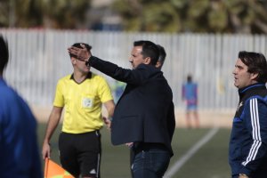 Nandinho en el derbi ante el Poli Almería.