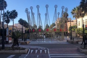 Las coronas de los Reyes Magos, listas en el Mirador de la Rambla.