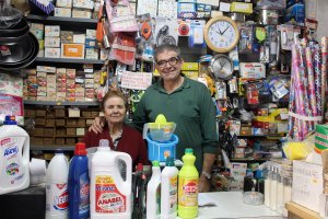 Isabel Salcedo y su hijo José Antonio Cabrera.
