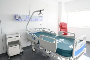 Una de las habitaciones para madres que se abren este jueves.