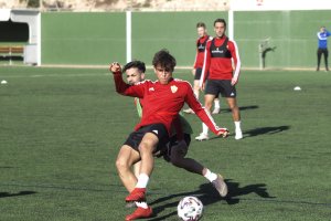 Dani Albiar es el mediapunta titular en el Almería B.