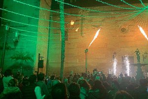 La Plaza Mayor  acogió un gran espectáculo piromusical.