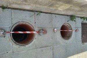 Las dos arquetas al descubierto en la Vega de Acá.