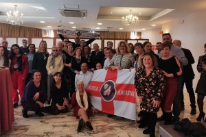 Foto de familia de la Peña Orgullo Almeriense.