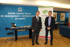 Francisco Pérez e Indalecio Segura, tras la firma. La voz