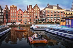 Amsterdam es una de las ciudades holandesas que más turistas atrae.