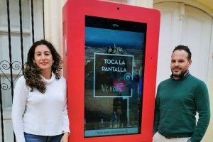 Los totems ya lucen en el municipio veratense.