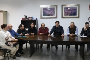 Reunión de los representantes del Ayuntamiento, la Junta Local y los vecinos del núcleo de Balerma y Guardias Viejas.