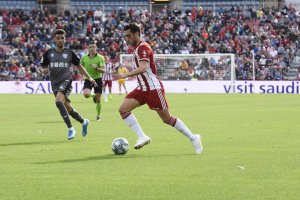 Sergio Aguza volvió a sentirse importante en el esquema rojiblanco.