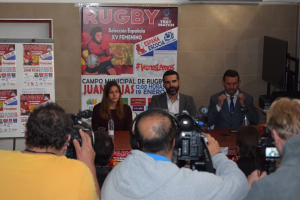 El alcalde en la presentación del partido.