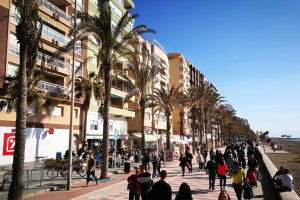 El Paseo Marítimo de la capital se encuentra ahora abarrotado.