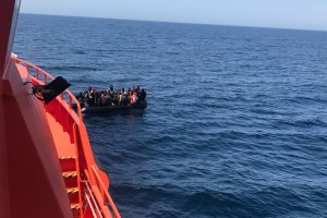 Salvamento Marítimo ha rescatado a 15 personas de una patera.