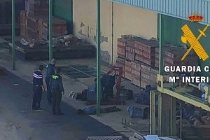 La Guardia Civil los sorprendieron en el momento del robo.