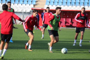 El equipo trabajó de nuevo a puerta cerrada.