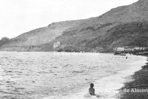 Las playas de la ciudad llegaban entonces hasta el comienzo de la carretera donde destacaba el edificio de la venta de Eritaña.