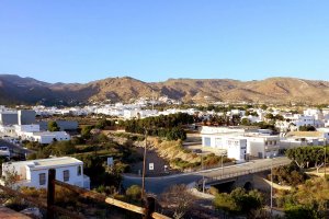 Níjar aparece como el municipio de más de 10.000 habitantes con menos renta por habitante de España.